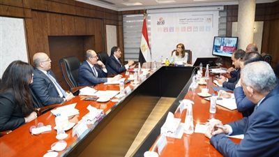 وزيرة التخطيط تتابع تطورات العمل بمراكز خدمات مصر مع «أي فاينانس»