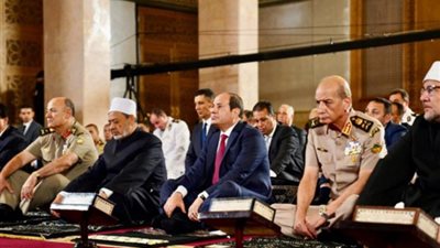 الرئيس السيسي يؤدى صلاة عيد الأضحى بمسجد القوات الجوية