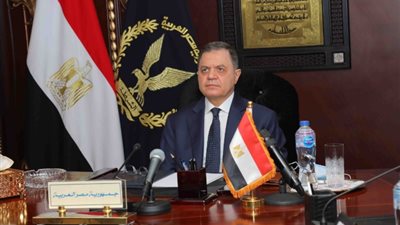 وزير الداخلية يهنئ الرئيس السيسي بذكرى 30 يونيو