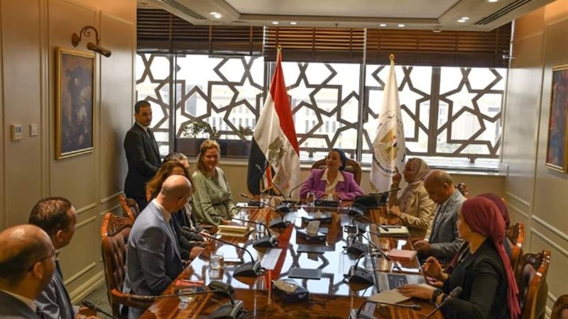 وزيرة البيئة
