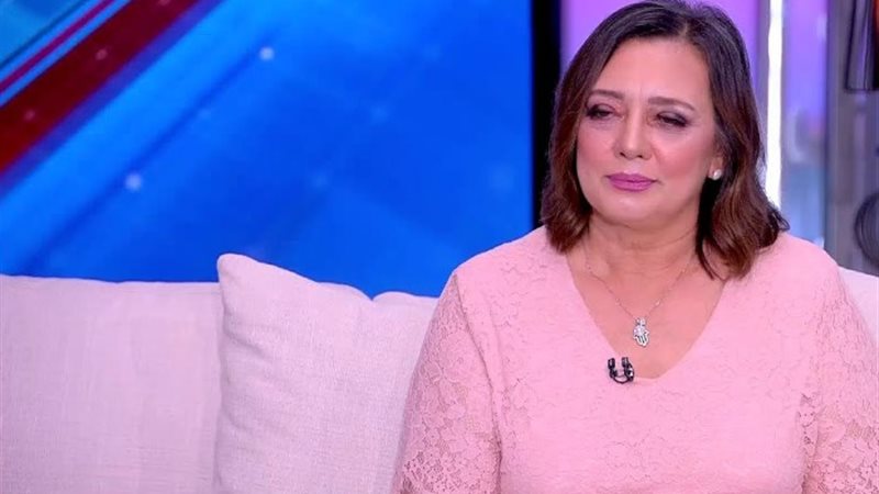الفنانة عزة بهاء