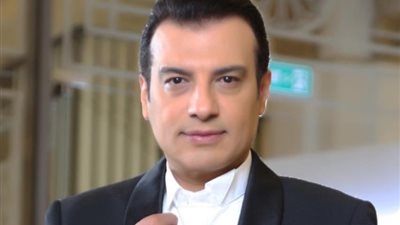 الصبح عياط وبالليل فرفشة.. حقيقة إحياء إيهاب توفيق حفل عقب وفاة صديقه