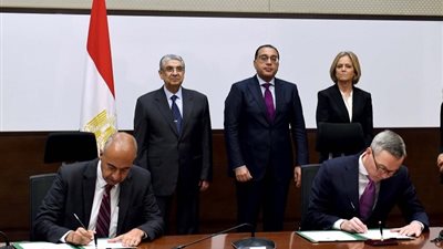 رئيس الوزراء يشهد توقيع اتفاقية تخصيص أرض لإقامة محطة طاقة رياح بسوهاج