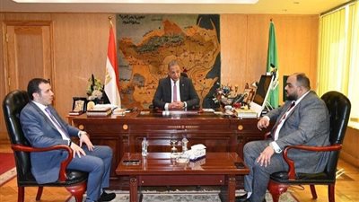 محافظ الفيوم ورئيس هيئة الإسعاف يبحثان آليات إنشاء مقر جديد للهيئة بـ «دمو»