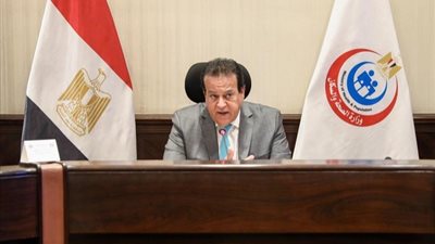 «عبدالغفار»: وضع حلولا سريعة لتلافي أي معوقات تواجه «الغسيل الكلوي»