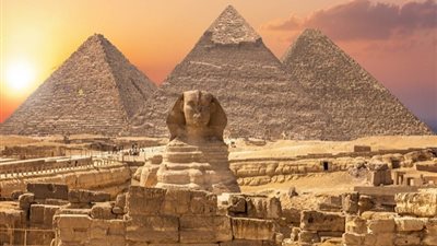 ماذا تفعل الحملات الإعلانية والدعاية لتنشيط السياحة؟.. «خبير» يجيب