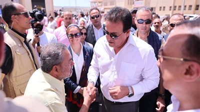 وزير الصحة يوجه ببناء مركز ووحدة صحية لساكني بشاير الخير