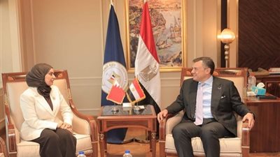 وزير السياحة والآثار يبحث مع سفيرة البحرين تعزيز التعاون بين البلدين