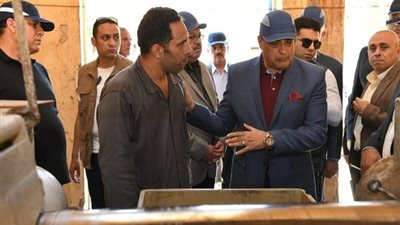 وزير الإنتاج الحربي يتفقد «أبو زعبل للكيماويات المتخصصة»