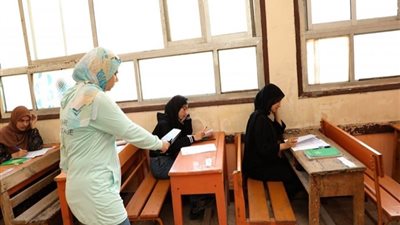 «بالمحمول».. ضبط حالتي غش بامتحان الديناميكا للثانوية العامة
