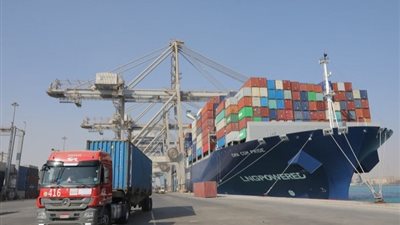 ميناءي السخنة والأدبية يستقبلان 236 سفينة خلال الربع الأخير للعام المالي 22/23