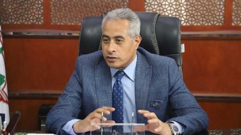 حسن شحاتة وزير العمل