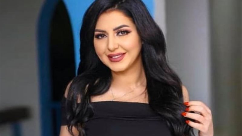 الفنانة إيناس النجار