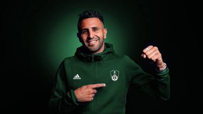 رسميًا.. الأهلي السعودي يتعاقد مع رياض محرز