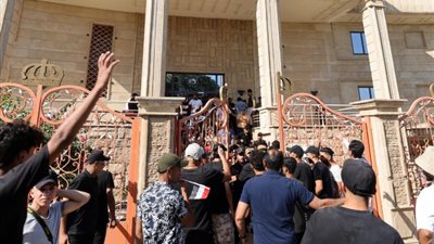 احتجاجات امام سفارة السويد فى العاصمة العراقية