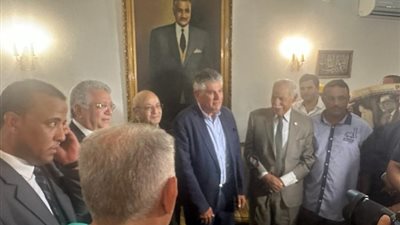العشرات يتوافدون على ضريح عبد الناصر لإحياء ذكرى ثورة 23 يوليو|صور