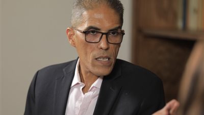 «داوود» يرفع راية العصيان وينشق عن الدستور