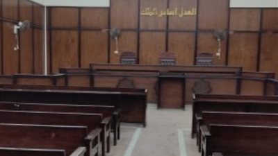 محكمة مدينه نصر تجدد حبس 3 متهمين بالشروع في قتل عامل بأحد الكافيهات