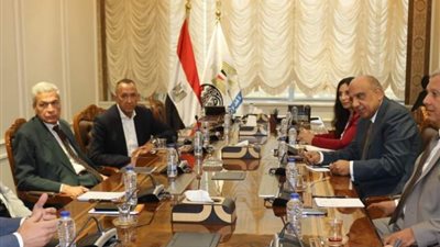 خطة عمل متكاملة لتوطين صناعة الدواء خاصة «المواد الخام»