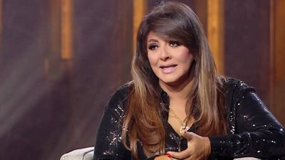 هالة صدقي: يا حبايبي فيه مراوح بتتشحن وتشتغل وقت قطع الكهرباء