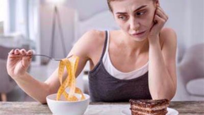 28 مليون أمريكى مصاب به.. العصبية سببًا رئيسيًا لاضطرابات الأكل