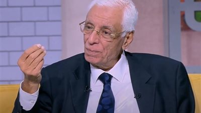 حسام موافي يحذر من تربية الحمام في المنزل: يسبب تليف الرئة