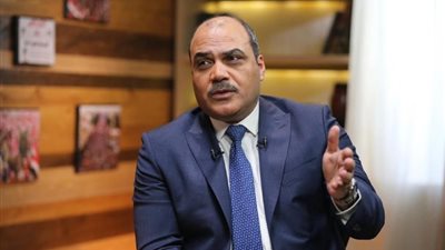 محمد الباز : حل القضية الفلسطينية يأتي من الداخل.. والعالم لن يتدخل