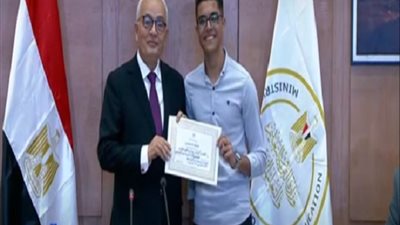 وزير التعليم يكرم أوائل الثانوية العامة 2023