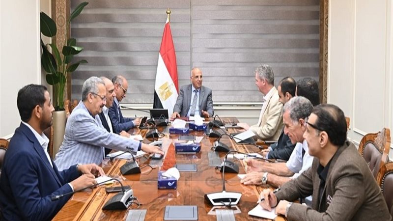 لقاء وزير الري ووفد شركة روبيكون للمياه