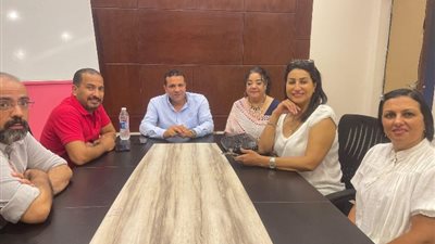 وفاء عامر مذيعة لأول مرة