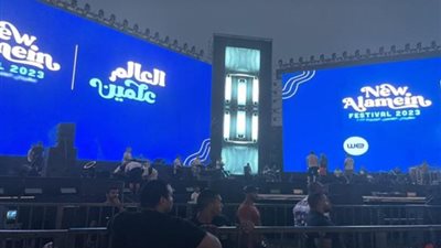 التحضيرات النهائية لحفل إليسا وتامر عاشور بمهرجان 