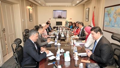 السياحة والبيئة تبحثان شرائح السائحين المستهدفة خلال الفترة الحالية