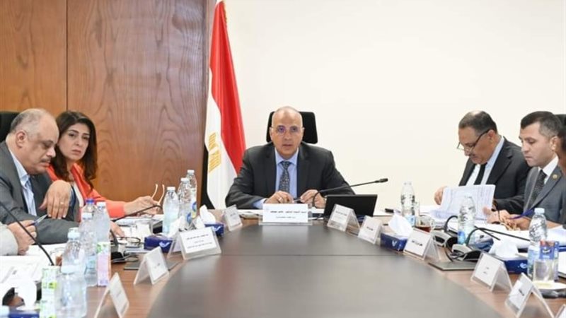 اجتماع اللجنة العليا لتراخيص الشواطئ