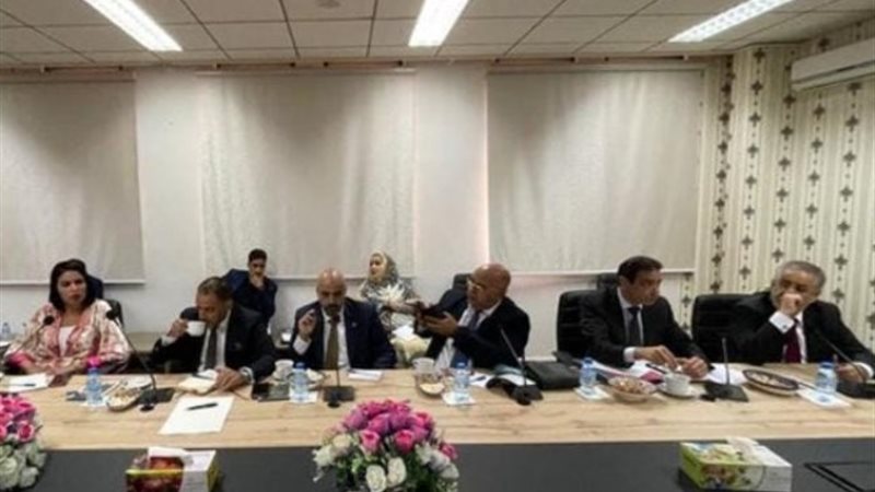 وفد من الجامعة العربية