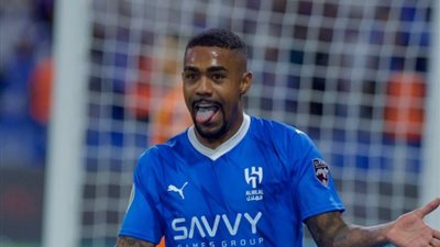 الهلال يضع قدمًا في نهائي البطولة العربية بإحراز هدفين