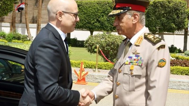 وزير الدفاع