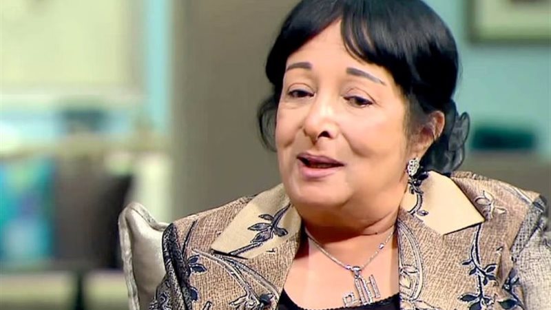 سميرة عبدالعزيز
