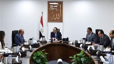 رئيس الوزراء يوجه بزيادة أوامر التوريد للمواد الخام بشركة «إيسترن كومبانى»