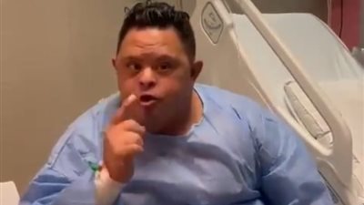 أول ظهور لأمح بعد إصابته بجلطة.. فيديو