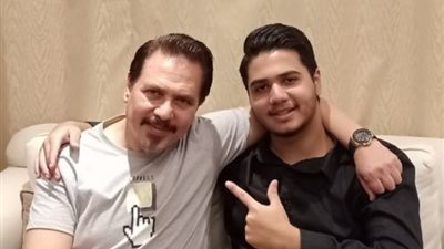 ابن محمد رياض: مهرجان المسرح حرمني من طبخ والدي.. فيديو