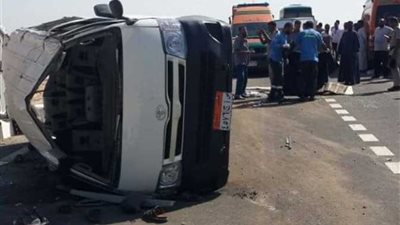 مصرع وإصابة 5 أشخاص في انقلاب ميكروباص بالطريق الساحلي اسكندرية مطروح