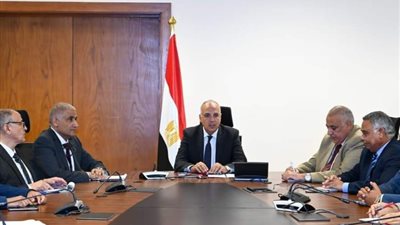 وزير الري يتابع إجراءات تطوير منظومة توزيع المياه