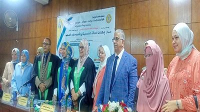 منح باحثة درجة الدكتوراة بعد دراسة حول الطاقة الشمسية بجامعة الأزهر