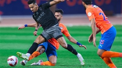 الدوري السعودي.. الهلال يسقط في فخ التعادل أمام الفيحاء