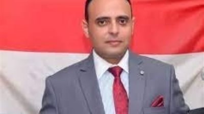 هل تنجح محاولات «بريكس» في تهديد هيمنة الدولار؟.. خبير اقتصادي يفسر