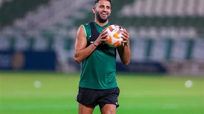 اليوم..  الأهلي يبحث عن تقاسم الصدارة مع الاتحاد بتجاوز الطائي