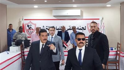 مشادة بين عماد البناني وأحد الصحفيين في مقر النادي الزمالك