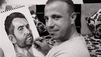 واجه الإحباط وتسلح بالفن.. عبدالحافظ رسام مصري بدرجة امتياز