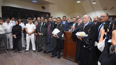 دفاع المتهمين بقتل «طبيب الساحل» يطلب التأجيل.. اعرف السبب