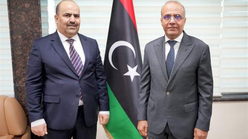 عبدالله اللافي والسفير الجزائري